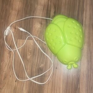 Night light for anyone who likes critters! Works, and bulb just got replaced!
